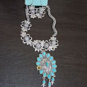 Stylish Turquoise and Silver Floral Necklace Set (Note In Description)